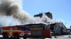 VIDEO: V Michalovciach horia stavebniny. Škoda milión eur a dvaja zranení hasiči