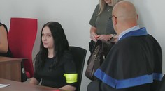 Bábätko zomrelo v nemocnici s modrinami po celom tele. Jej matka sa priznala, partner vinu odmieta