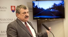 Hrnko zverejnil video. Hliadka mu chcela zobrať vodičák ešte pred zastavením