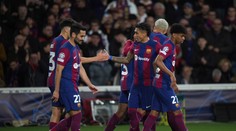 Barcelona si na návrat do domovského stánku bude musieť počkať. Otvorenie štadióna odložili