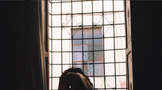 Najmladšia Jennerka bez ostychu. V okne ukázala takmer všetko