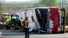 Pri hromadnej zrážke autobusov zahynulo najmenej 50 ľudí