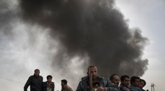 Islamský štát popravil pri Mósule desiatky ľudí, ďalšie desaťtisíce chcel použiť ako štíty