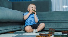 Zdravotné riziká na nich číhajú na každom roku. Malým deťom môžu ublížiť aj silikónové prsné implantáty