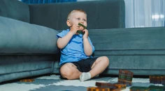 Zdravotné riziká na nich číhajú na každom roku. Malým deťom môžu ublížiť aj silikónové prsné implantáty