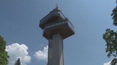 Mnohí ju vo vnútri ani nespoznajú. Verejnosť môže obdivovať zrekonštruovanú vyhliadkovú vežu na Dukle