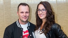 VIDEO: MC Erik pokľakol pred mladou priateľkou Veronikou. Dojímavá žiadosť o ruku