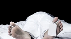 Ženu vyhlásili za mŕtvu. Keď ju pred pohrebom prišla pozrieť rodina, akoby zázrakom ožila