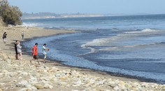 Z poškodeného ropovodu v Kalifornii uniklo 79.000 litrov ropy