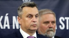Mimoriadny snem SNS. Rozhodne sa na ňom aj o ďalšom postupe strany