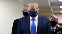 Trump mal znovu rúško, jeho nosenie označil za "vlastenecké"