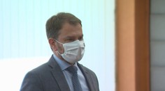 Premiér sa ospravedlnil poštárovi, ktorého označil za šíriteľa nákazy v Prievidzi. Mal sa nakaziť inak