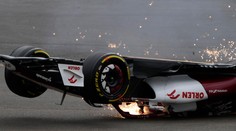 VIDEO: VC Veľkej Británie prerušila hrozivá nehoda, Kuan-jüm sa kĺzal po streche a urobil niekoľko sált