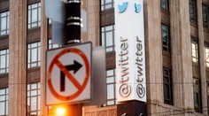 Twitter zablokoval vyše 70-tisíc účtov šíriacich protrumpovskú teóriu QAnon