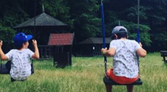 Prvá fotka detí Very Wisterovej po únose. Na zábere sú s otcom