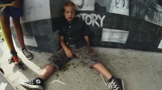 Video ako dôkaz: Opitý chlapec (9) sa chváli, koľko toho vypil