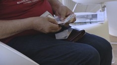 Vláda chce vyplácať trináste dôchodky skôr. Dôchodcom sa to nepozdáva a prišli s vlastným návrhom