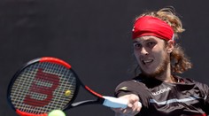 Lukáš Lacko sa teší z postupu do 3. kola, lepšie hral od druhého setu