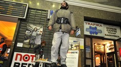 Ministerstvo už vie, ako vyženie zapáchajúcich ľudí zo staníc