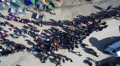 Počet migrantov smerujúcich do Európy klesol, nie však dramaticky