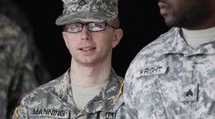Chelseu Manningovú, ktorá sedela za WikiLeaks, prepustili