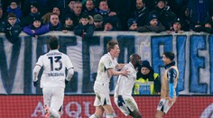 Serie A: Neapol uspel v šlágri kola a zvýšil náskok na čele. Juventus oplatil AC nedávnu pohárovú prehru