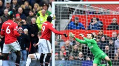 United vybavil zápas za 20 minút, Liverpool hasil pohromu až v druhom polčase