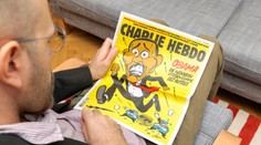 Charlie Hebdo je terčom vyhrážok za kresbu islamológa obvineného zo zneužívania