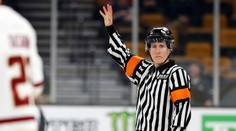 V novej sezóne povedú zápasy AHL aj ženy. Prvou hlavnou rozhodkyňou sa stane Katie Guayová