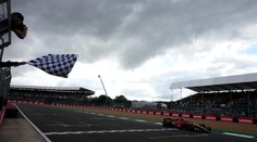 Chaos počas Veľkej ceny Veľkej Británie. Polícia zadržala na trati sedem ľudí