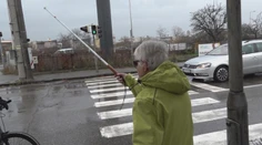 Nevidiaca starenka, ktorú ešte v septembri zrazilo auto na priechode, je stále obvinená