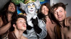 Zmenil sa na nepoznanie: Kto je tento vlasáč?