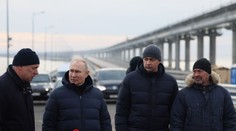 Putin prišiel na inšpekciu výbuchom poškodeného Kerčského mosta