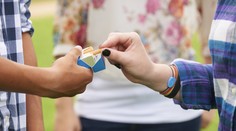 Európska krajina rozbieha boj proti mladým fajčiarom. Ak si zapália, hrozí im pokuta