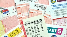 Dôchodkyňa vyhrala rozprávkový jackpot. Žreb však zabudla v bunde, ktorú darovala charite