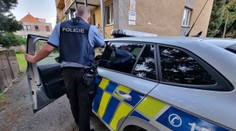 Česko šokoval nevídaný prípad znásilnenia: Násilník si prisadol do auta k žene, ktorá pred školou čakala na syna