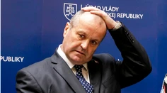 Minister Gajdoš dostal od premiéra Pellegriniho žltú kartu:  Bez ohľadu na to, čo si kto myslí!