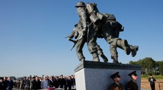 Uplynulo 75 rokov odo dňa D. Macron a Mayová položili základný kameň nového pamätníka