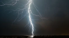 FOTO: Súrodenci zachytili na fotografii blesk, ktorý do nich udrel počas búrky
