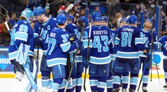 VIDEO: Rutinérsky zakončil a prispel k jasnej výhre. Erik Černák sa tešil z premiérového gólu v sezóne