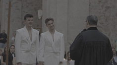 Zdalo sa to nemožné, no napokon skončili pri oltári: Roman a Štěpán si povedali áno v rímskokatolíckom kostole