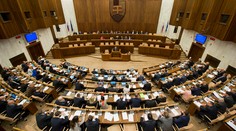 Polročné bilancovanie v parlamente: Takáto suma išla na platy poslancov