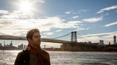 Herec sa počas predstavenia takmer reálne obesil. Môže zato fatálna chyba