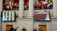 Štát Tennessee schválil zákon, ktorý umožňuje učiteľom nosiť zbrane