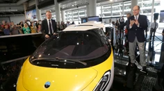 Slovenská firma oznámila, kedy začne predávať lietajúce auto a koľko bude stáť