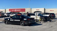 Panika v jednom z obchodov v USA. Muž spustil paľbu, polícia ho zastrelila