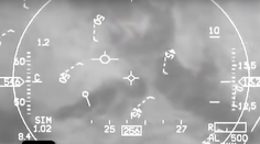 Pilot F-16 v zácviku odpadol z preťaženia. Air Force odtajnilo video záchrany