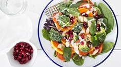 Brokolicový šalát s granátovým jablkom
