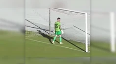 VIDEO: Bizarná situácia v Bolívii. Brankár odmietol čeliť penalte, nasledoval tvrdý trest, ktorý nik nečakal
