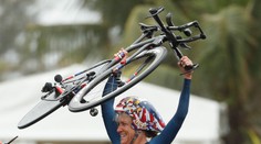 Cyklistka Armstrongová vstúpila do histórie, v časovke žien skompletizovala zlatý hetrik